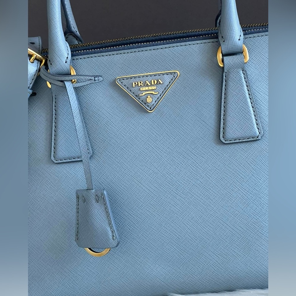 Prada Saffiano Lux Medium Galleria Zip Tote - Picture 12 of 16